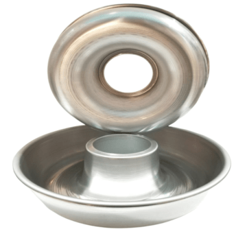 Stampo ciambella con cono in alluminio dimensioni 22x7h cm, 24x7h cm, 26×7,5h cm, 28×7,5h cm, 30x8h cm
