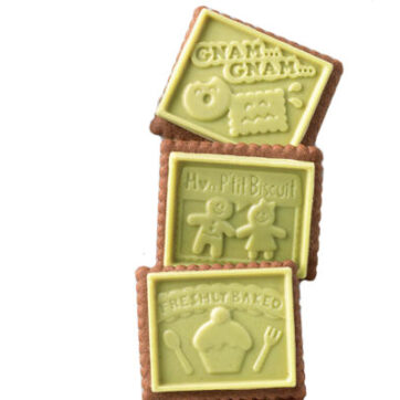 Set Taglia biscotto e tappetino in silicone per cioccolato tema Pasqua realizza 6 biscotti Rettangolari