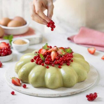 Stampo fiore decorato in Acciaio antiaderente Dimensioni ø 24 x 6 h cm