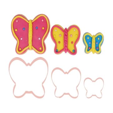 Tagliapasta In Acciaio Farfalla Dimensioni: 4,7 x 3,9 spessore 1,5 cm    6,8 x 5,5 spessore 1,5 cm    8,9 x 7,5 spessore 1,5 cm