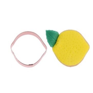 Tagliapasta in acciaio forma limone 4,5 x 5,8 cm, spessore 1,5 cm.