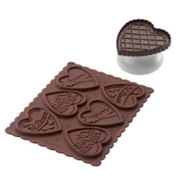 Set Taglia biscotto e tappetino in silicone per cioccolato tema amore realizza 6 biscotti a forma di cuore 7,3 x 7,2 cm H 0,5 cm